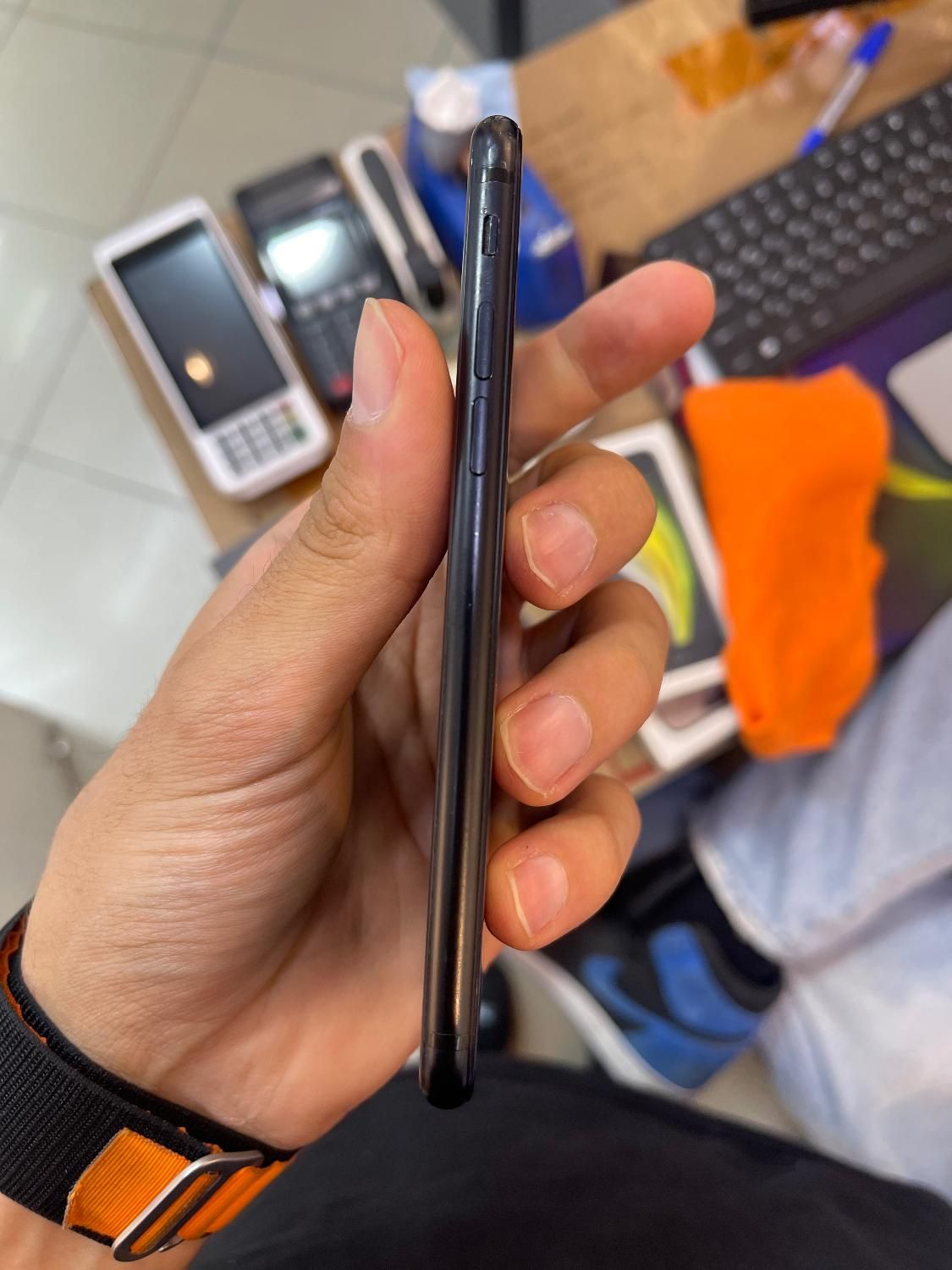 اپل ایفون iphone se 2020 حافظه ۱۲۸ گیگ|موبایل|تهران, صادقیه|دیوار