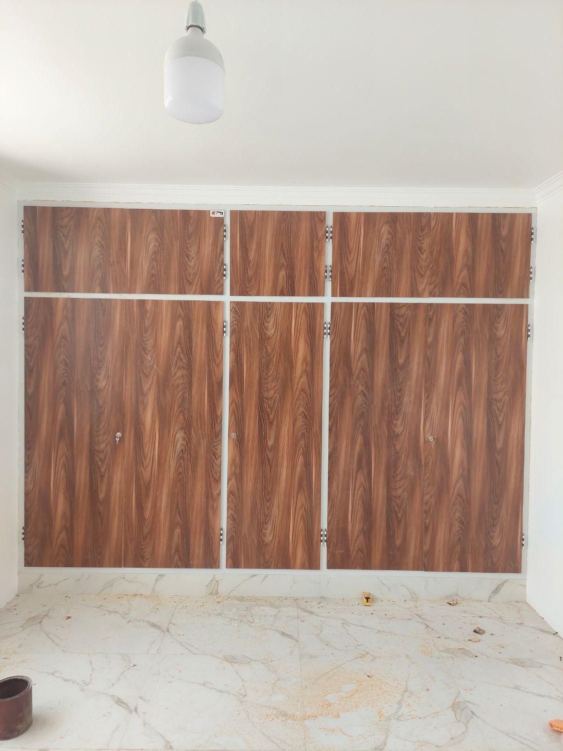 نصب انواع درب و چهارچوب چوبی|خدمات پیشه و مهارت|یزد, |دیوار