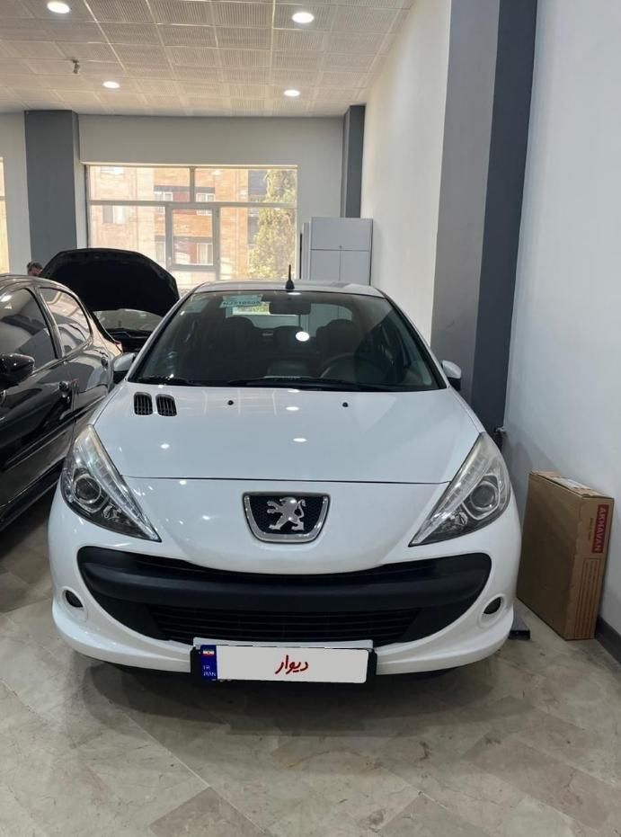 پژو 207i اتوماتیک سقف فلز ، مدل ۱۴۰۴|خودرو سواری و وانت|تهران, ستارخان|دیوار