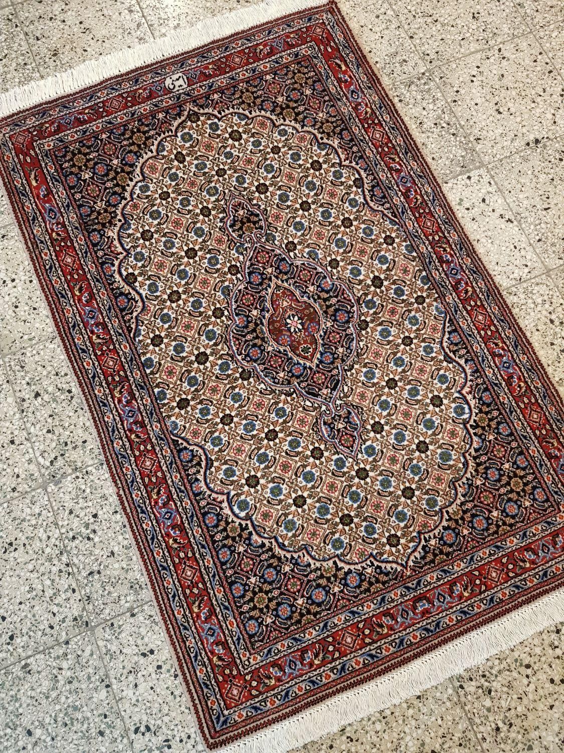 فرش ذرع‌ونیم دستباف مود بیرجند نقشه‌ماهی گل‌ابریشم|فرش|تهران, بازار|دیوار