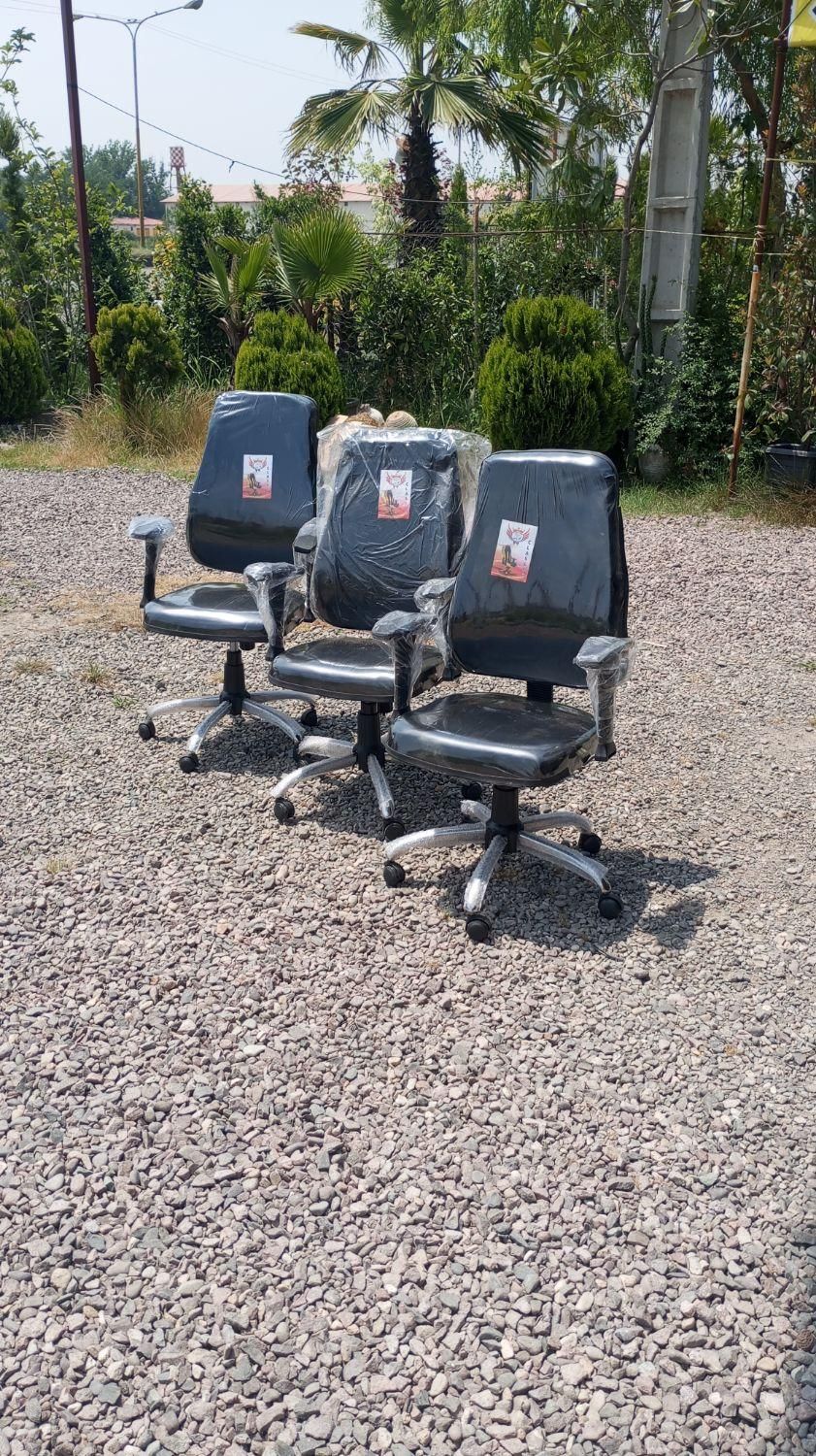 صندلی گردان 2000|دفتر کار|رشت, حومه رشت|دیوار