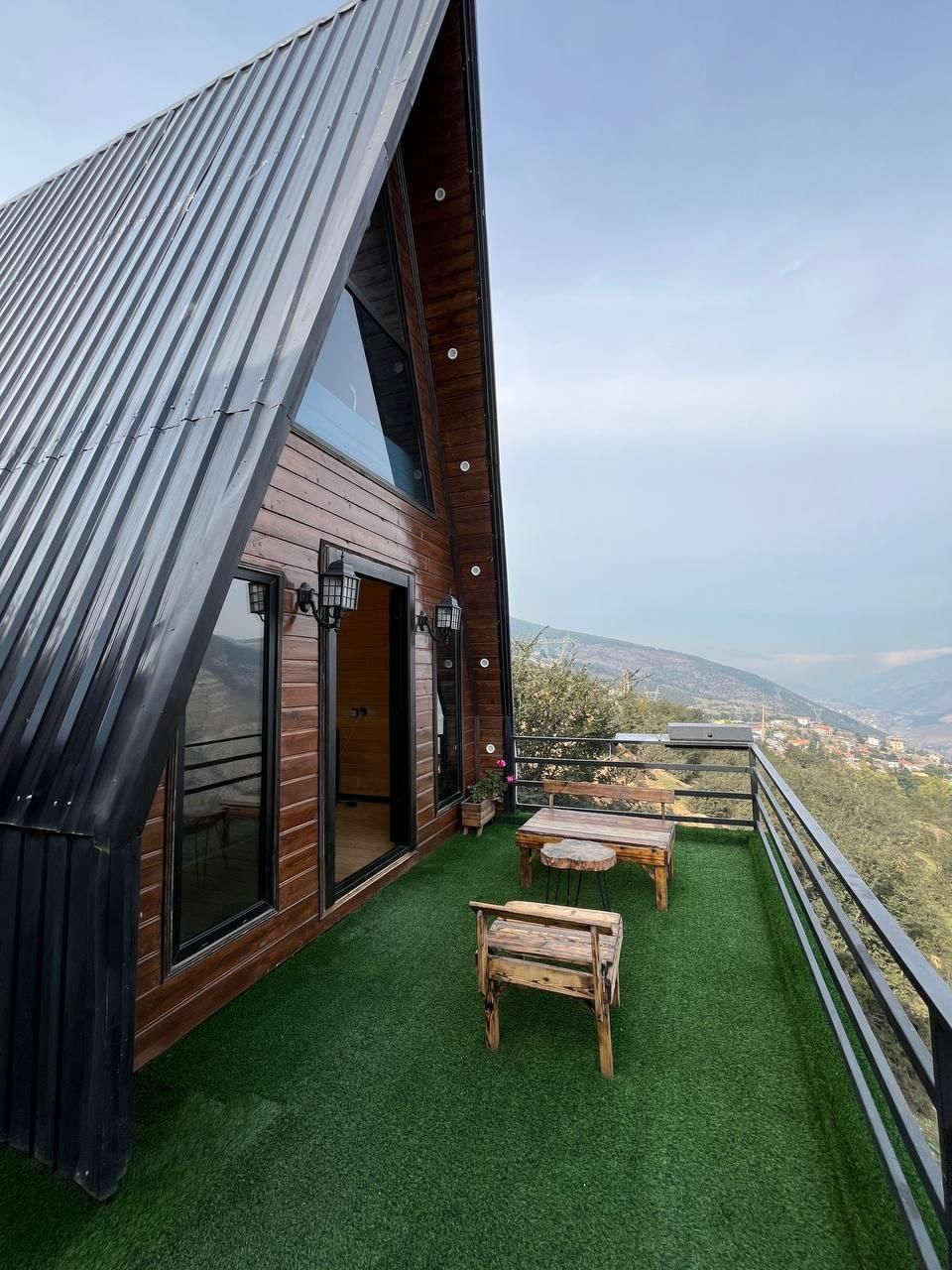 کلبه سوئیسی/وان جکوزی/کد 596|اجارهٔ کوتاه‌مدت ویلا و باغ|کلاردشت, |دیوار