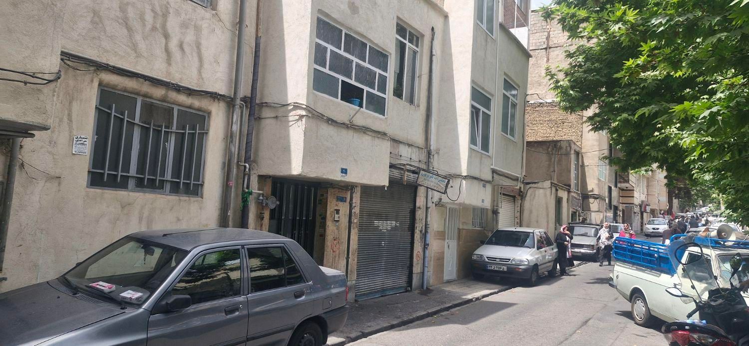 ملکیت ۱۲۰ متری در دو طبقه و یک باب مغازه|فروش زمین و ملک کلنگی|تهران, شمیران‌نو|دیوار