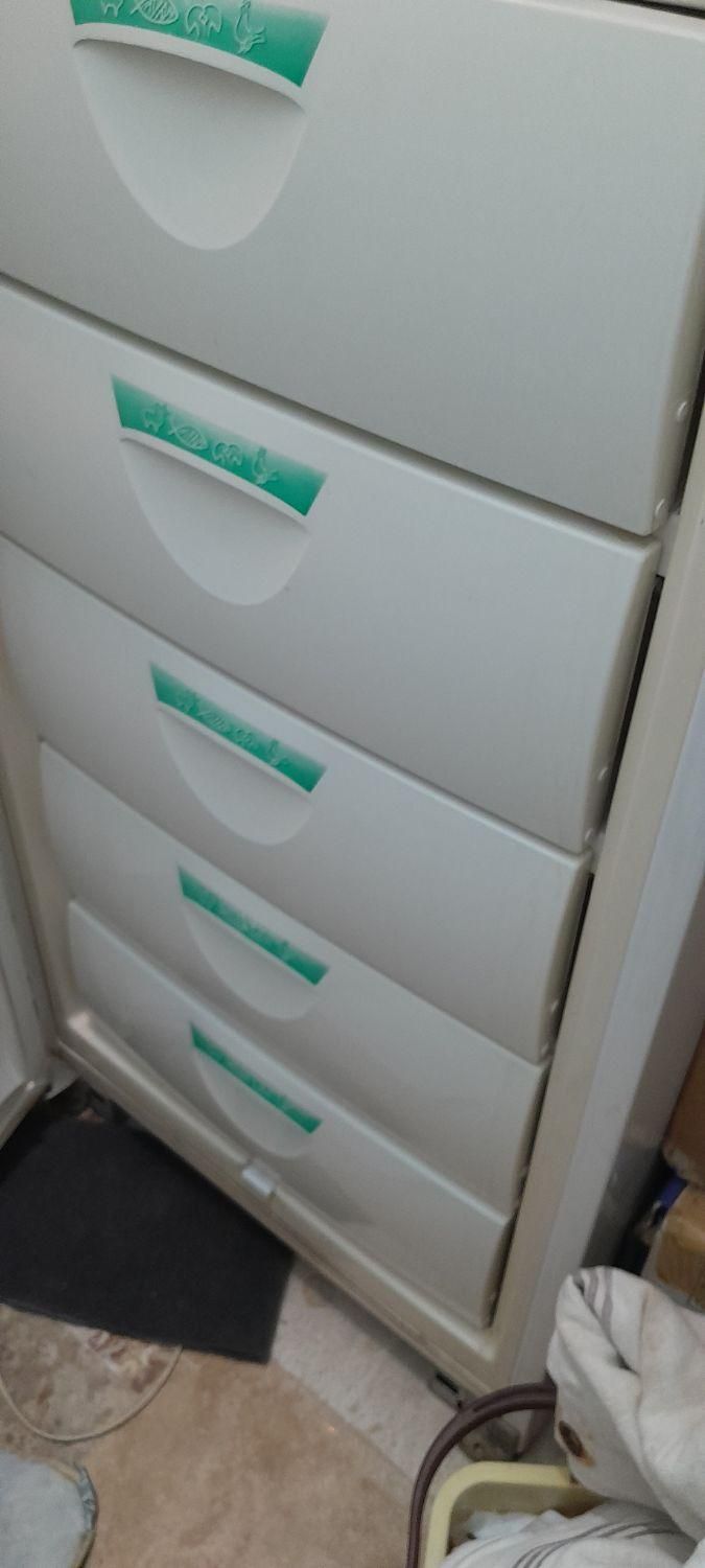 سلام یک عدد فریزر کار کرده فارس  ۸ کشوی|یخچال و فریزر|قم, شهر قائم|دیوار