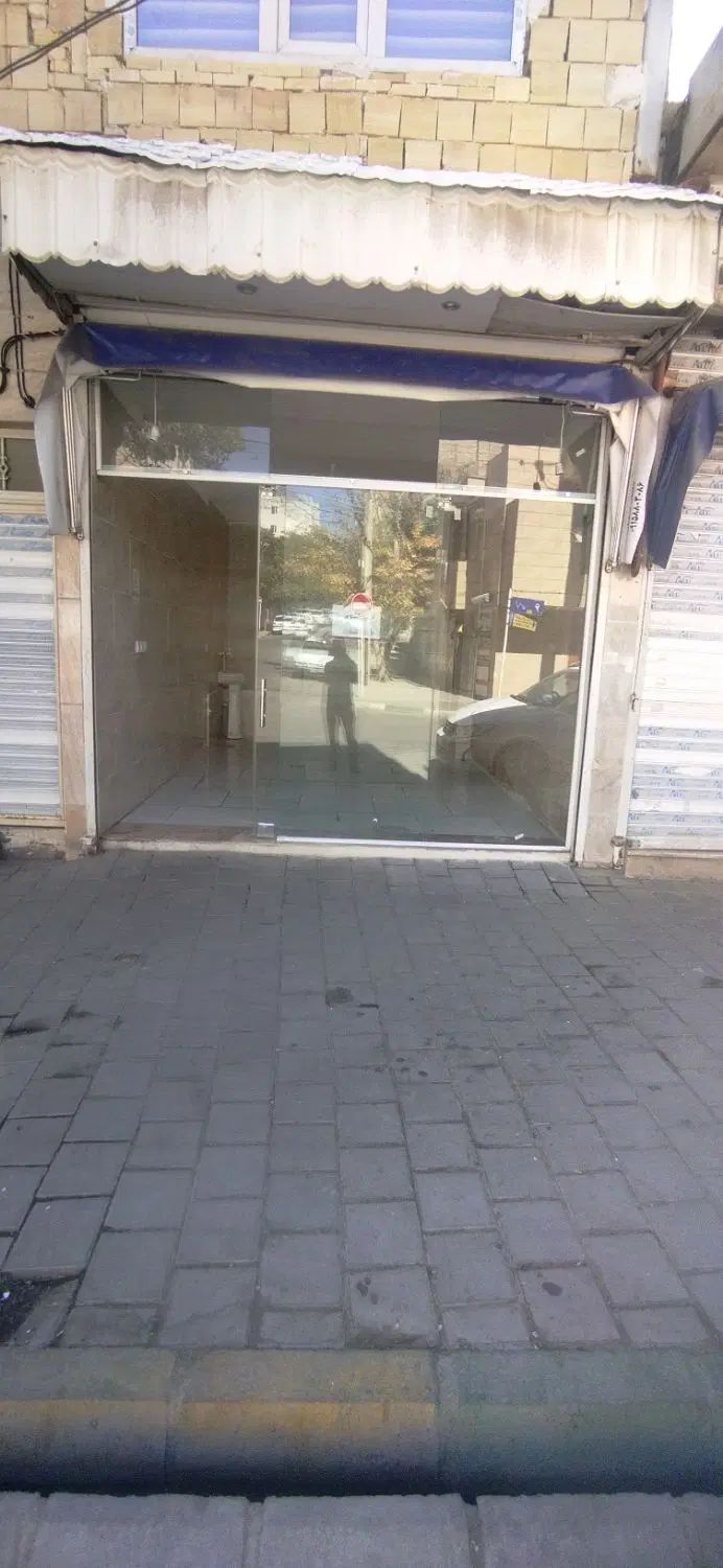 رهن و اجاره مغازه ۱۵ متری در صیادشیرازی۵۰دور میدان|اجارهٔ مغازه و غرفه|مشهد, هفت تیر (نه دره)|دیوار
