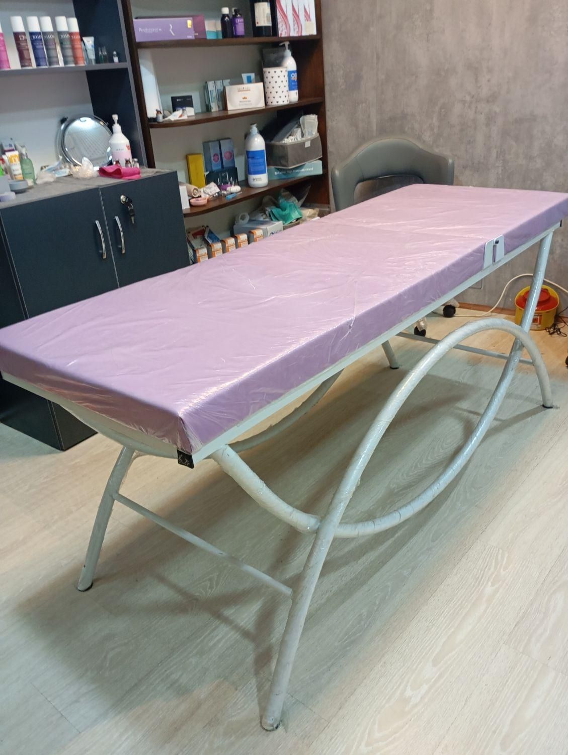 تخت تاشو مخصوص مژه‌کار ماساژ فیشیال اپیلاسیون|آرایشی، بهداشتی، درمانی|آمل, |دیوار