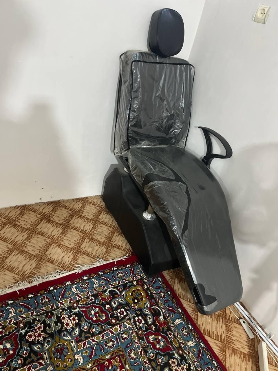 صندلی میکاپ خیلی نوو استفاده نشده|آرایشگاه و سالن‌های زیبایی|مشهد, جانباز|دیوار