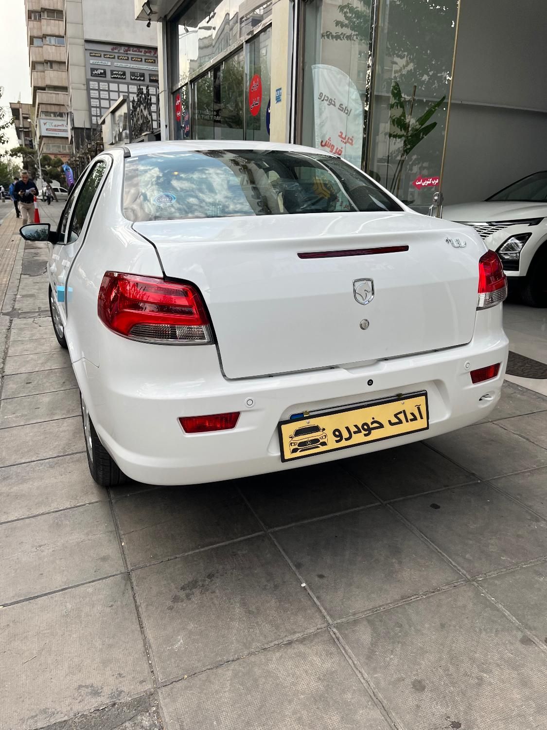 رانا پلاس دنده ای مدل 1404 سفید فول TU5 رنگبندی|خودرو سواری و وانت|تهران, توحید|دیوار