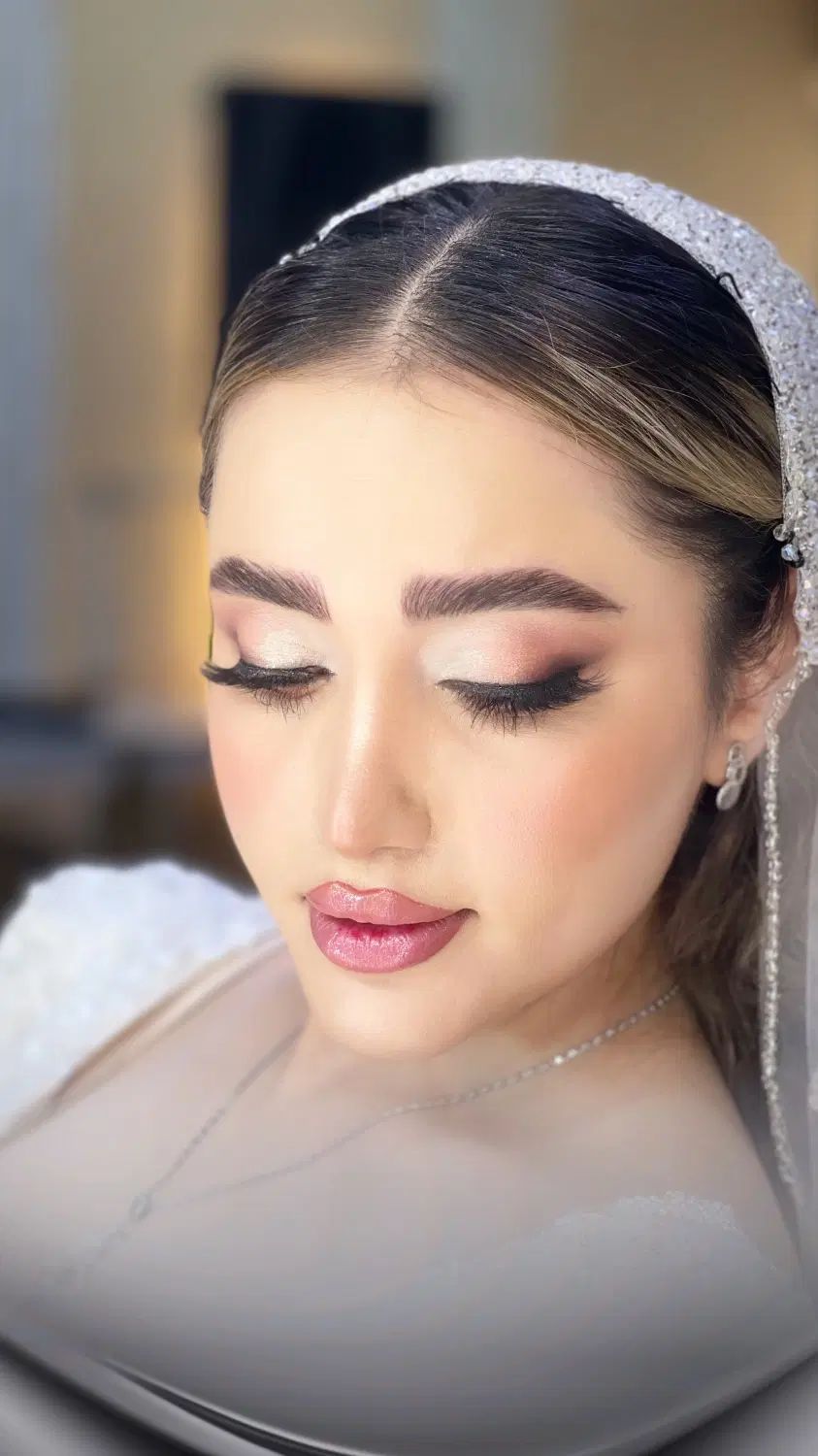 میکاپ شنیون حرفه ای عروس،محضر،همراهی|خدمات آرایشگری و زیبایی|مشهد, شهرک بهارستان|دیوار