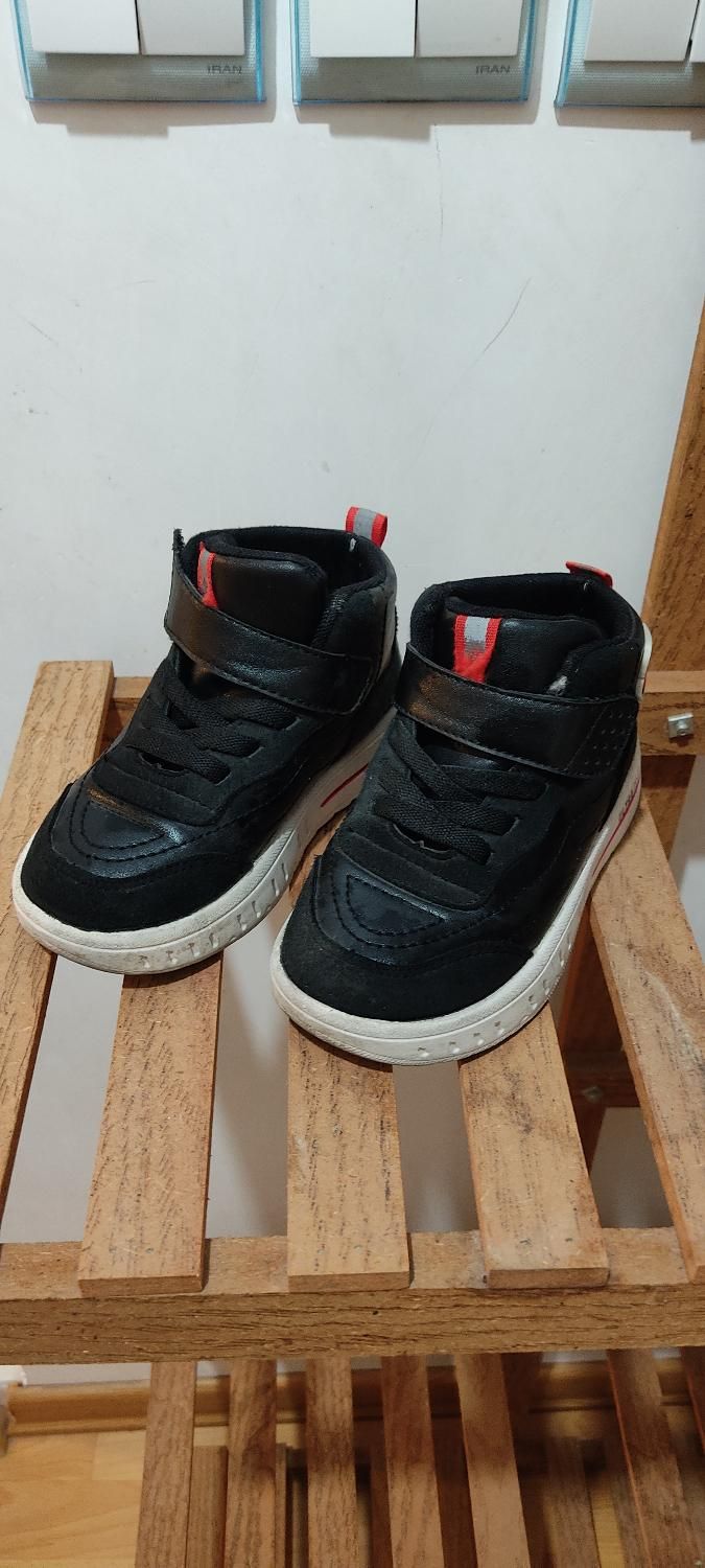 کفش اسپورت پسرانه سایز ۲۷/۲۸|کفش و لباس بچه|ارومیه, |دیوار