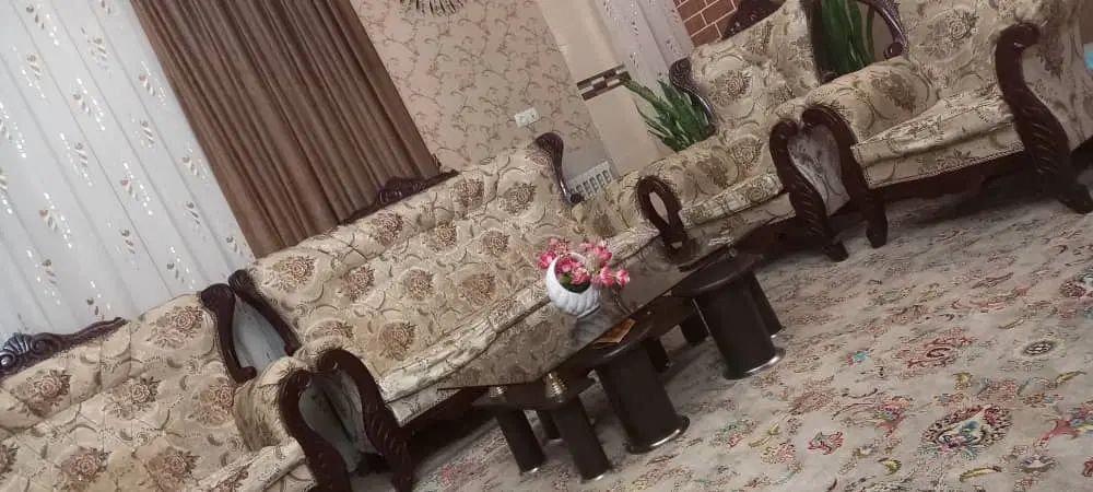 فروش مبل 7نفره با عسلیهای با قیمت خیلی مناسب|مبلمان خانگی و میز عسلی|تاکستان, |دیوار