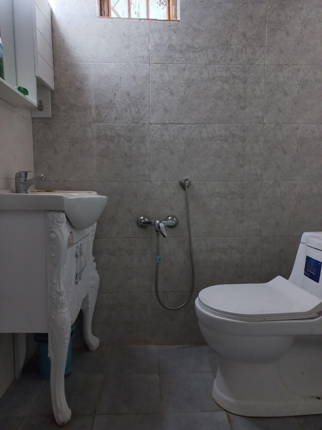 اجاره ویلا لب آب استخردارجنگلی|اجارهٔ کوتاه‌مدت ویلا و باغ|لنجان, |دیوار