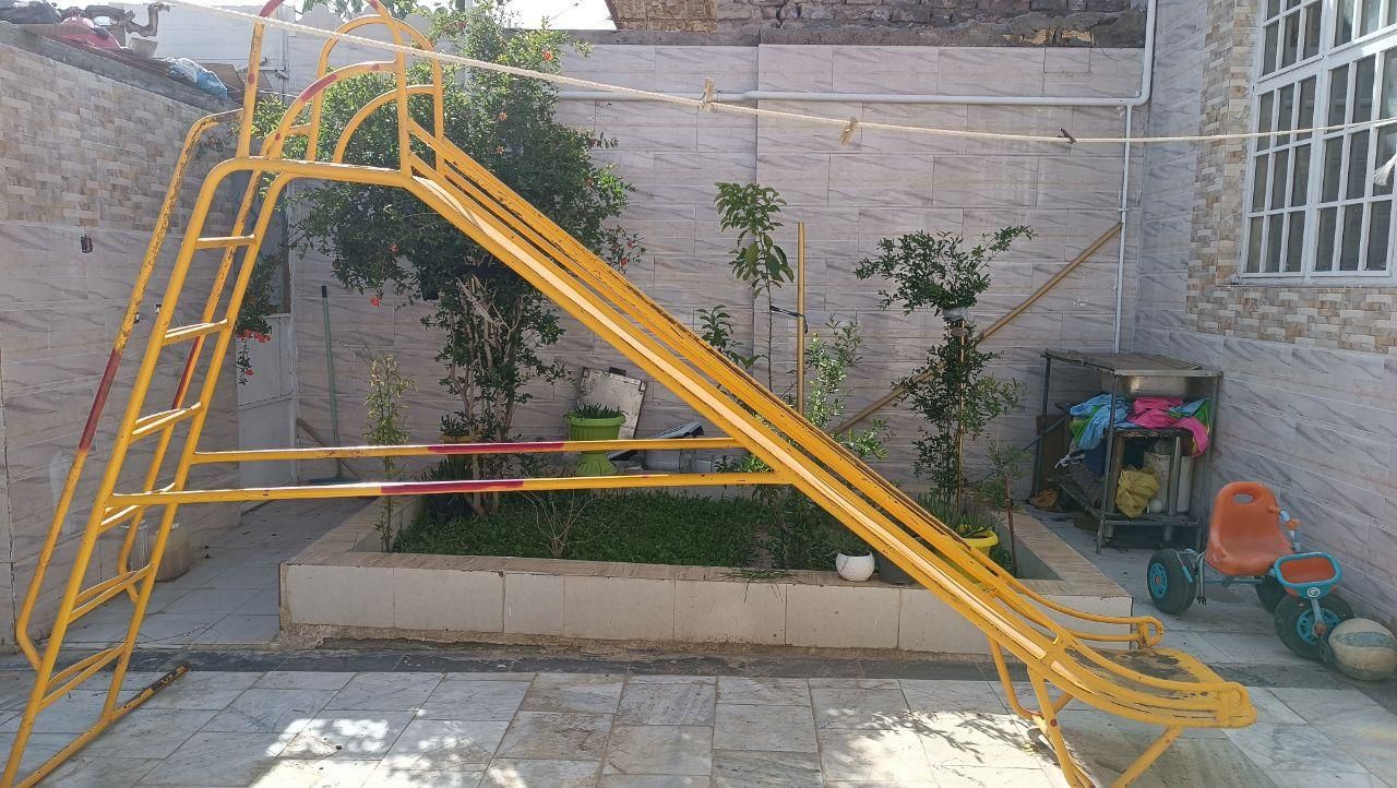 سرسره فلزی محکم وبزرگ برای مهدکودک ودبستان|اسباب‌بازی بچه|زاهدان, |دیوار