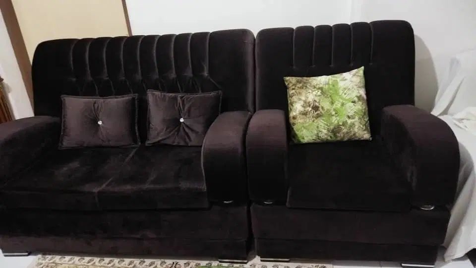 مبل ۵نفره|مبلمان خانگی و میز عسلی|رشت, سعدی (تختی)|دیوار