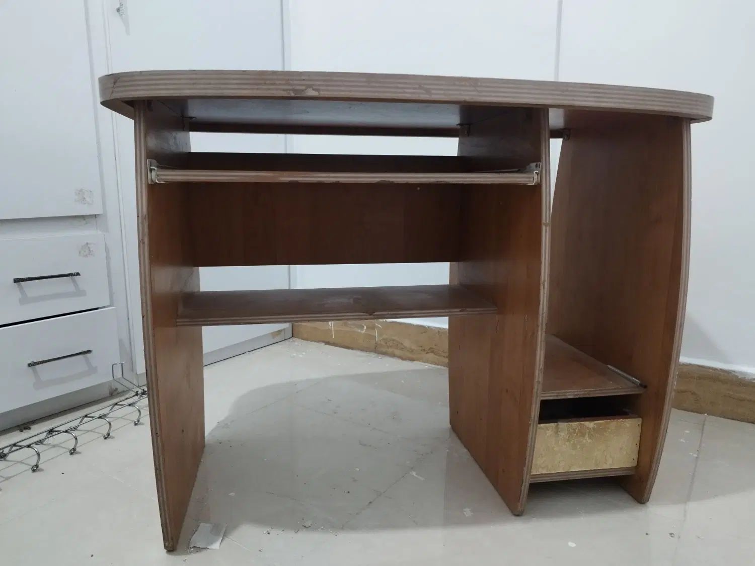 فروش میز کامپیوتر. و کابینت فلزی کارکرده|میز تحریر و کامپیوتر|مشهد, توس (بلوار توس)|دیوار