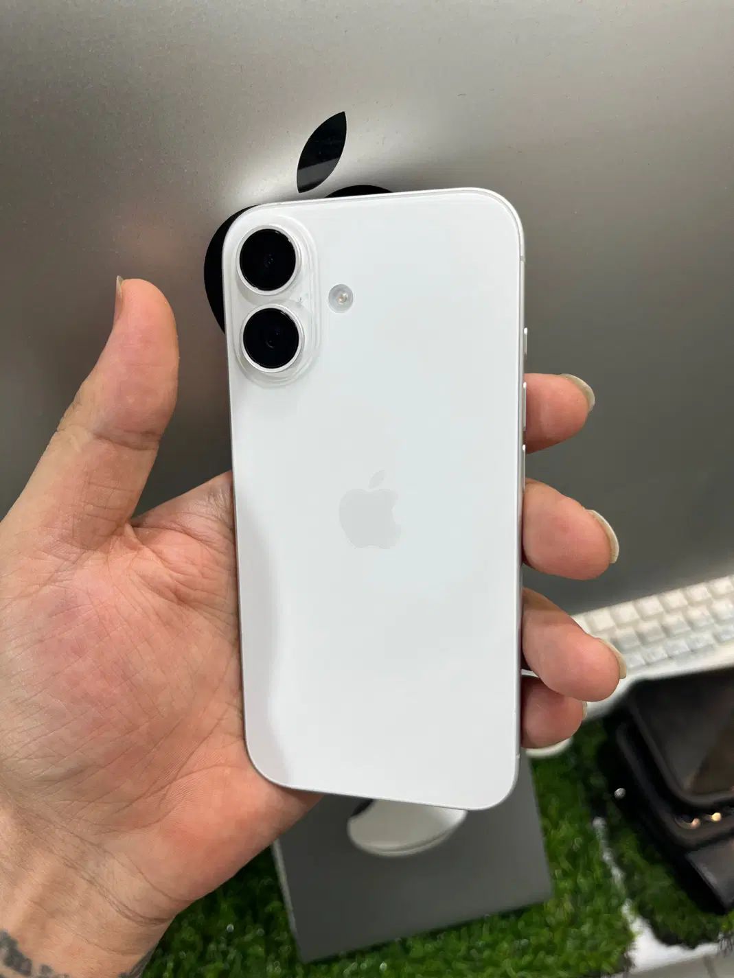 iPhone 16 سفید 128 ریجستر|موبایل|کرج, گوهردشت|دیوار