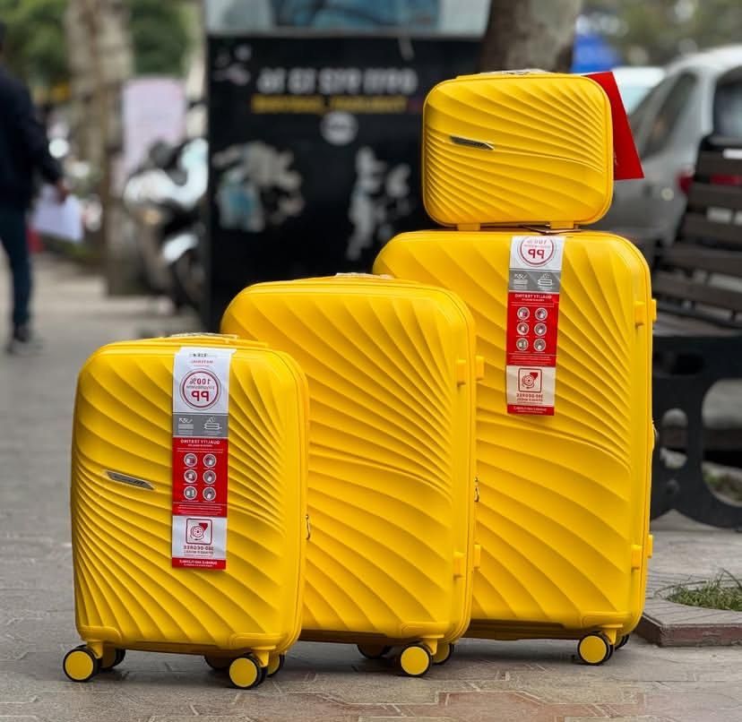 چمدان نشکن(سفرخارجی مهاجرت) سبک چمدون کساء ست تک|کیف، کفش، کمربند|اصفهان, جویباره|دیوار