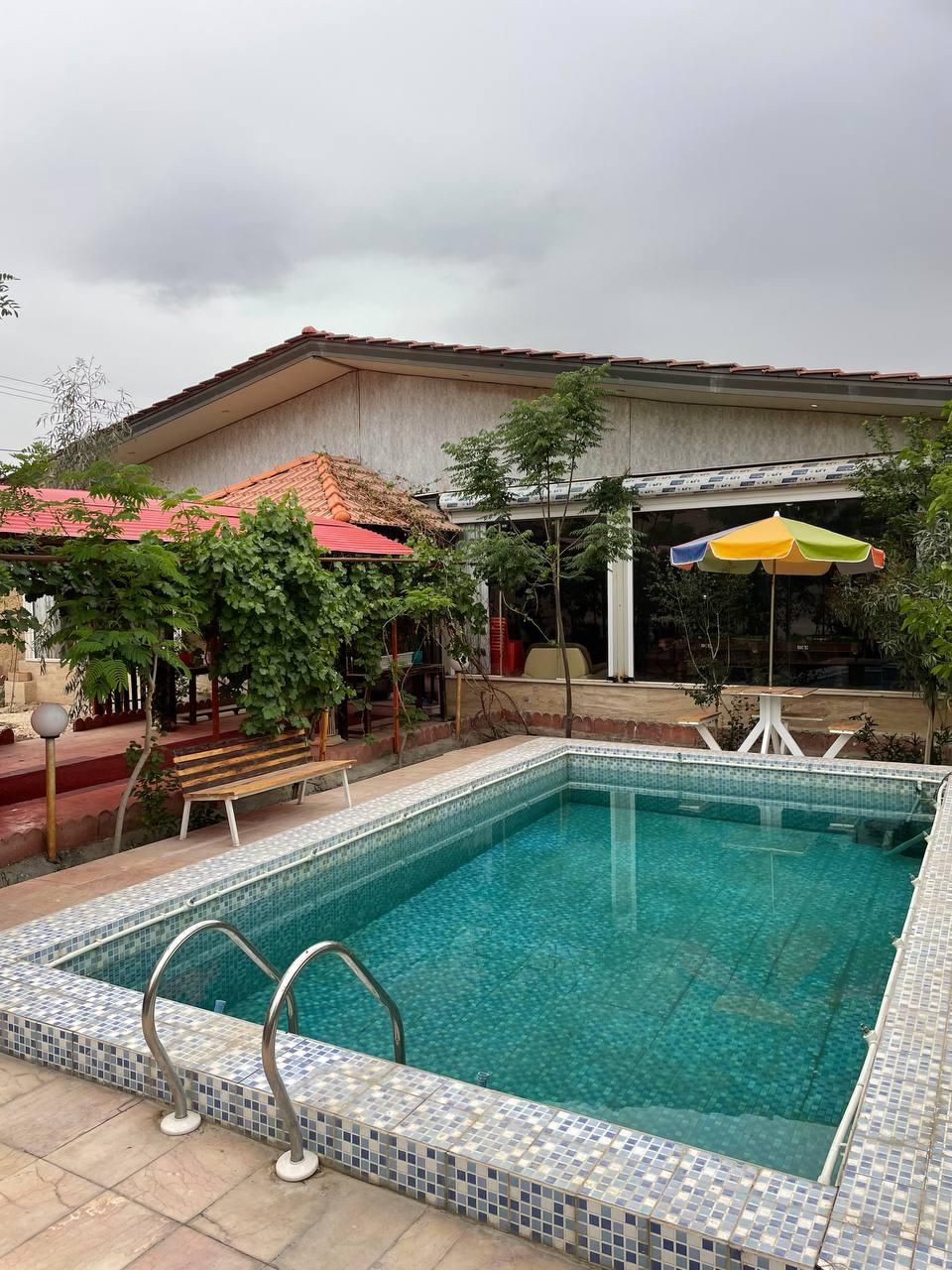 ویلا ظرفیت بالا|اجارهٔ کوتاهمدت ویلا و باغ|اصفهان, شهرک زاینده رود|دیوار