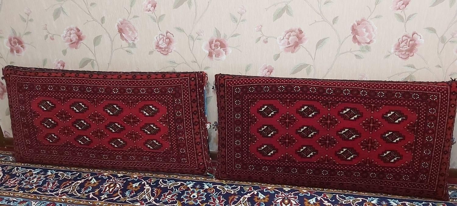 یک جفت پشتی ۴۵۰۰و تابلو ها دانه ای ۴۵۰ت|پشتی|مشهد, آزادشهر|دیوار