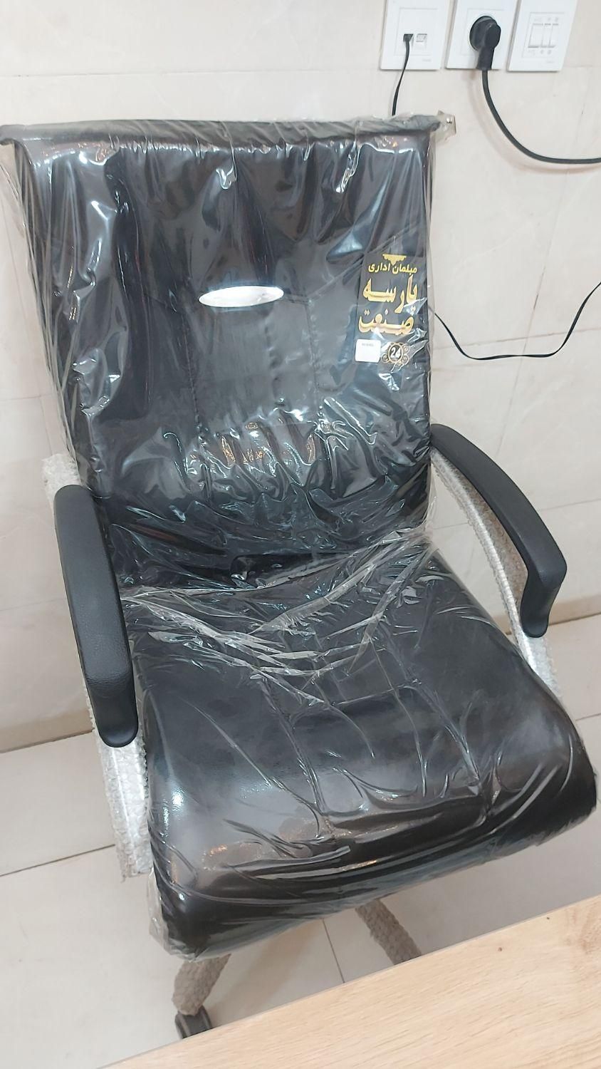 میز مدیریت  صندلی و کتابخانه|مبلمان اداری|محمدشهر, محمدشهر|دیوار