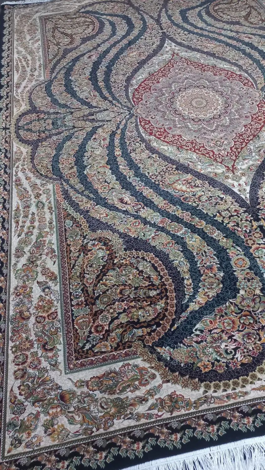 ۲تا۹متری۱عدد۶متری و۲تا۴متری۷۰۰شانه۲۵۵۰تراکم نخ اصل|فرش|تهران, فلاح|دیوار