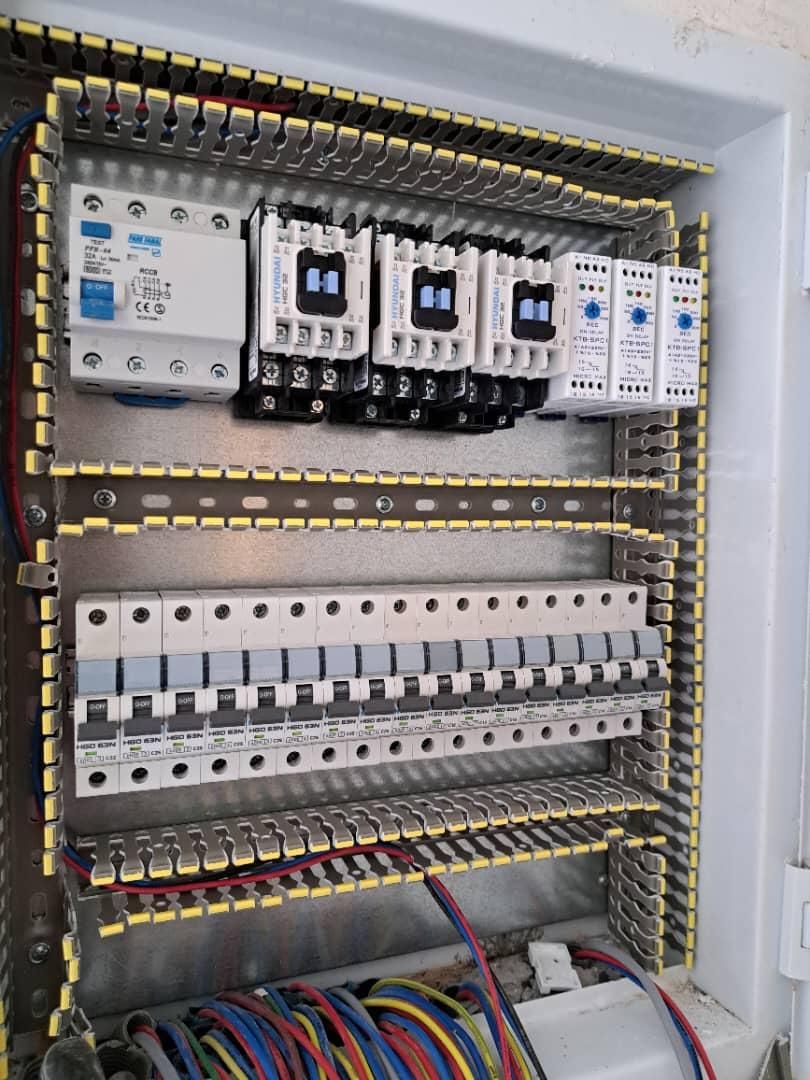 برقکارسیار.برق کارساختمان.برقکاری صنعتی.خانگی|خدمات پیشه و مهارت|بندرعباس, |دیوار