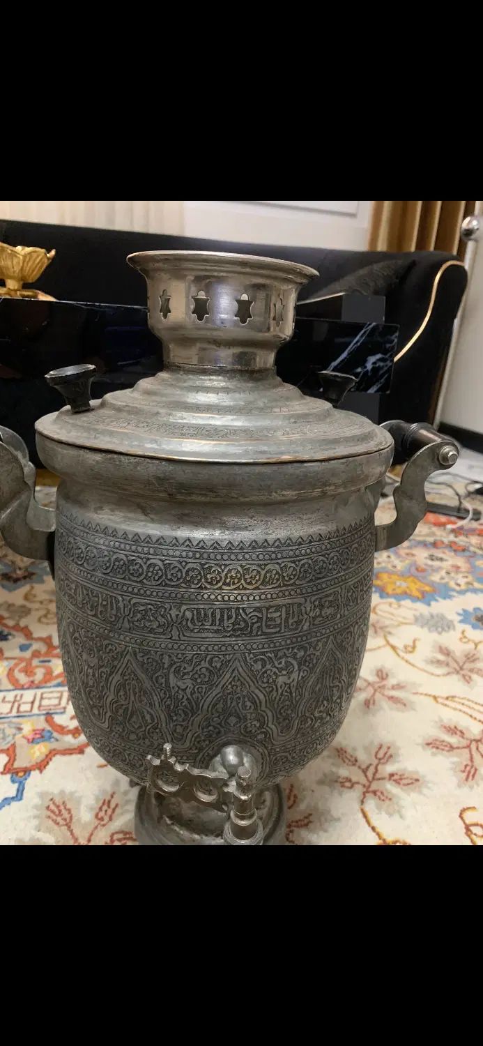 سماور روسی قلمکاری شده با سینی و قوری با قدمت بالا|کلکسیون اشیاء عتیقه|تهران, جماران (نیاوران)|دیوار