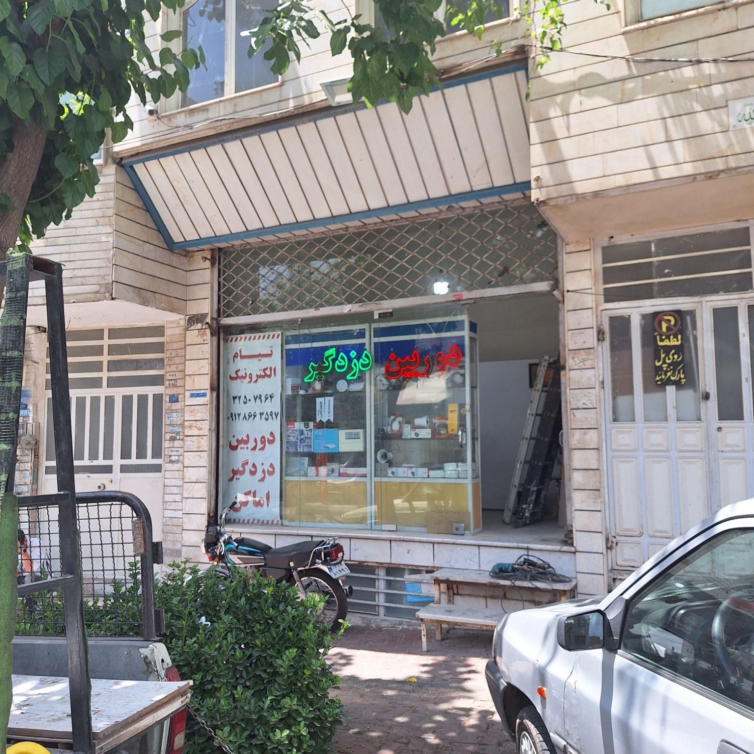 اجاره مغازه ۱۶ متری در آزادگان|اجارهٔ مغازه و غرفه|کرج, برغان|دیوار