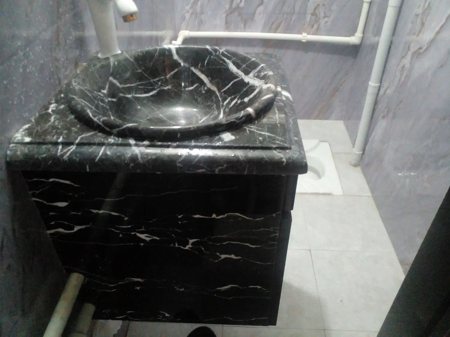 روشویی کابین دار نو|لوازم سرویس بهداشتی|رشت, نامجو|دیوار