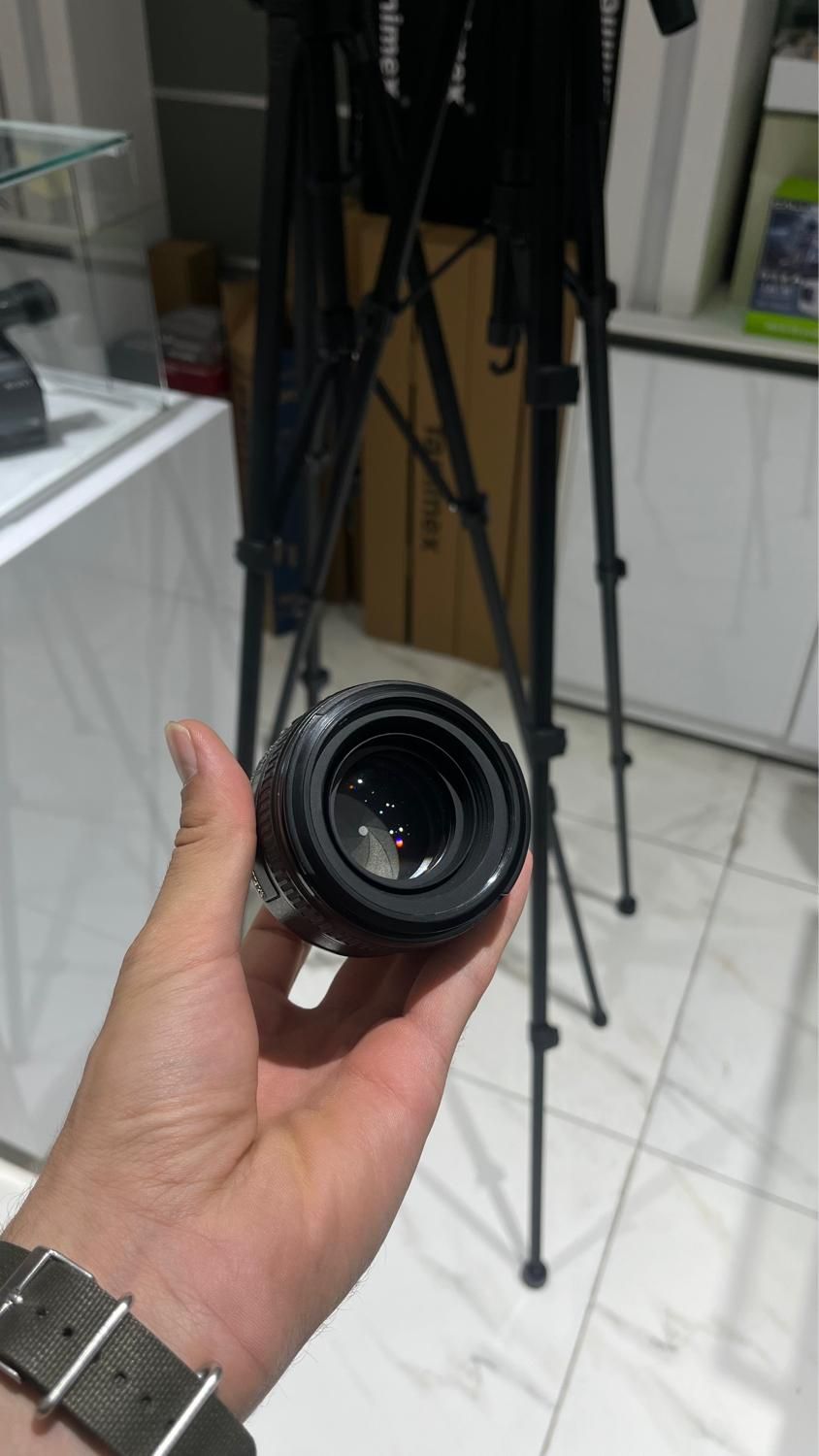 Nikon 50 mm f1/4|دوربین عکاسی و فیلم‌برداری|تهران, فلسطین (میدان انقلاب)|دیوار