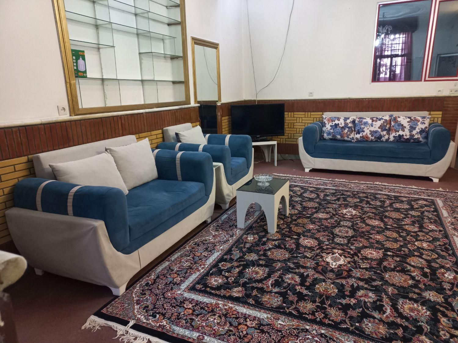 اجاره روزانه/ آپارتمان ۱۲۰ متری بلوار طاقبستان|اجارهٔ کوتاه‌مدت آپارتمان و سوئیت|کرمانشاه, |دیوار