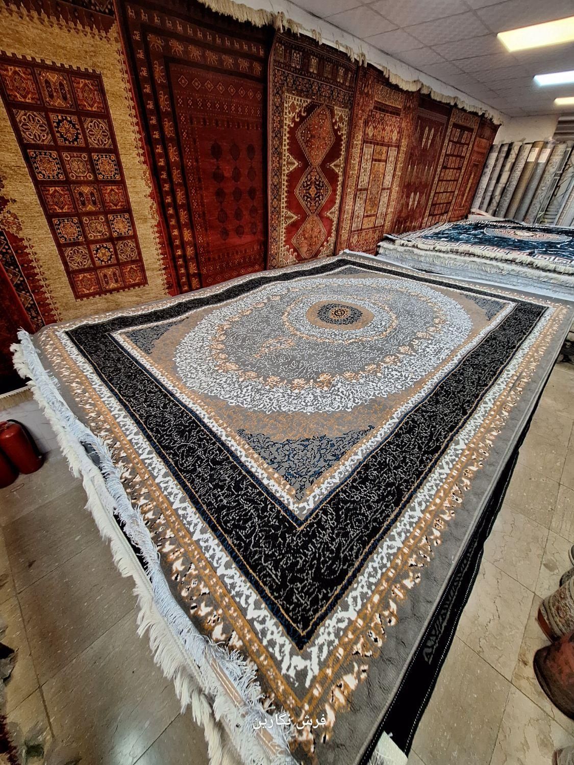 فرش مستقیم از کاشان انبار شرکت ۱۲ متری اصلی|فرش|مشهد, امیر|دیوار