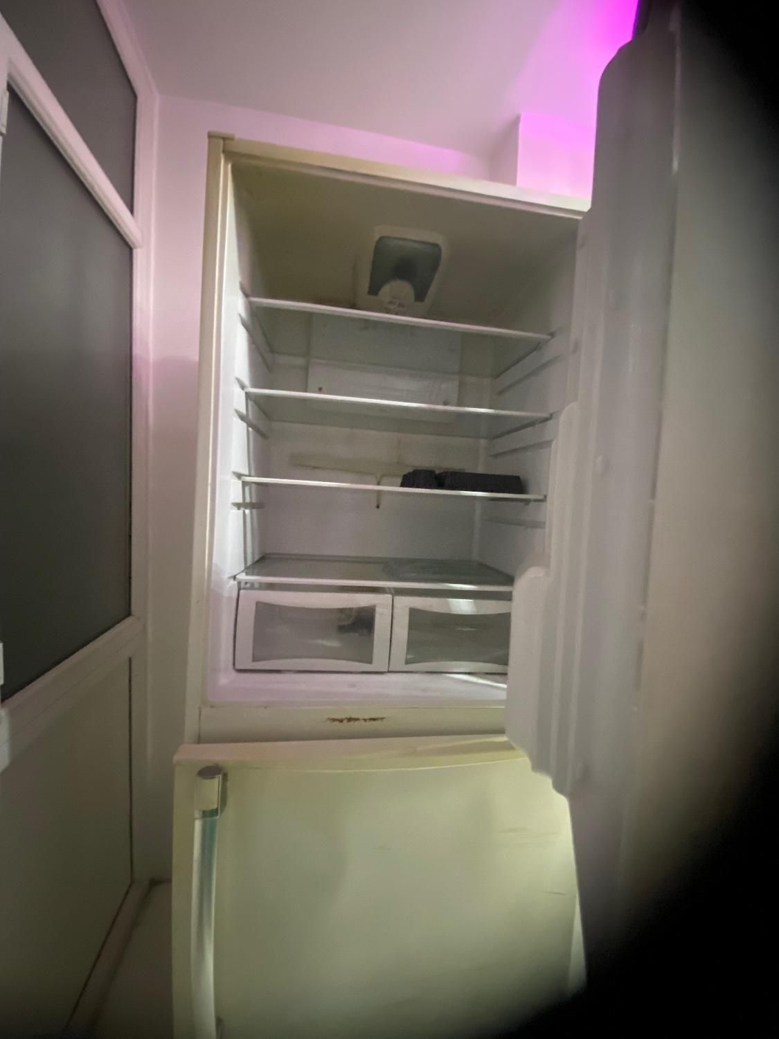 یخچال|یخچال و فریزر|اندیشه, اندیشه فاز ۱|دیوار