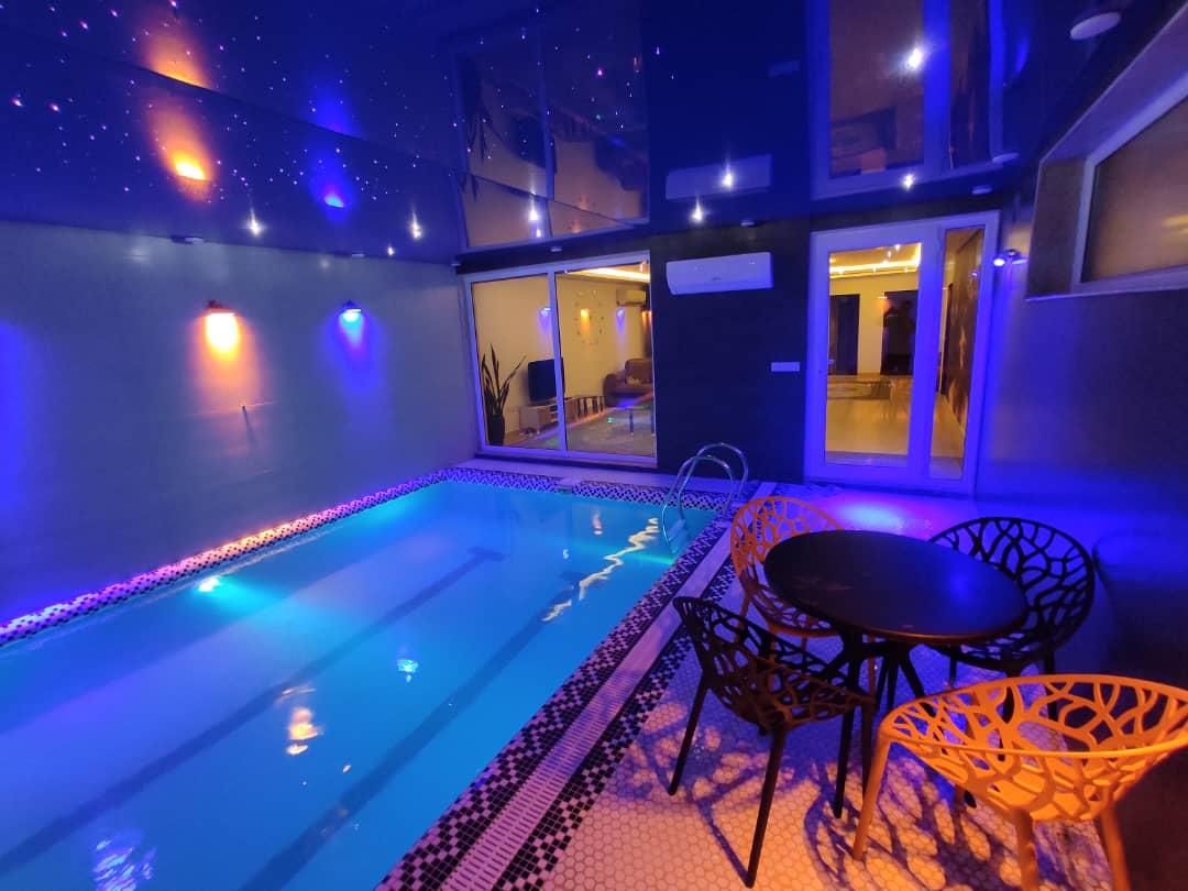 استخر دار|اجارهٔ کوتاهمدت ویلا و باغ|بندر انزلی, معلم|دیوار