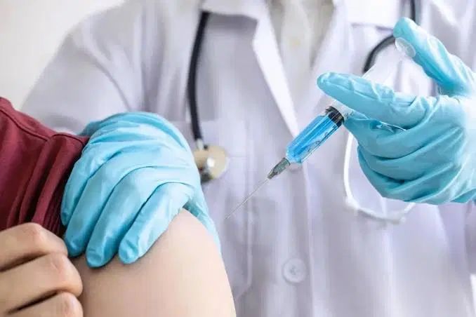 تزریقات و سونداژ و پانسمان و سایر خدمات پرستاری|خدمات آرایشگری و زیبایی|اراک, |دیوار