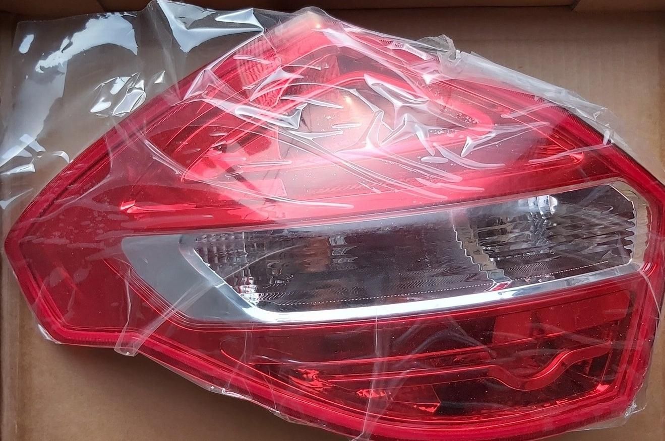 چراغ خطر عقب چپ برلیانس کراس|قطعات یدکی و لوازم جانبی|دهلران, |دیوار