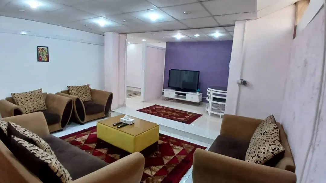 اجاره واحد بصورت روزانه هفتگی ماهانه سالانه|اجارهٔ کوتاه‌مدت آپارتمان و سوئیت|شیراز, فرهنگ شهر|دیوار