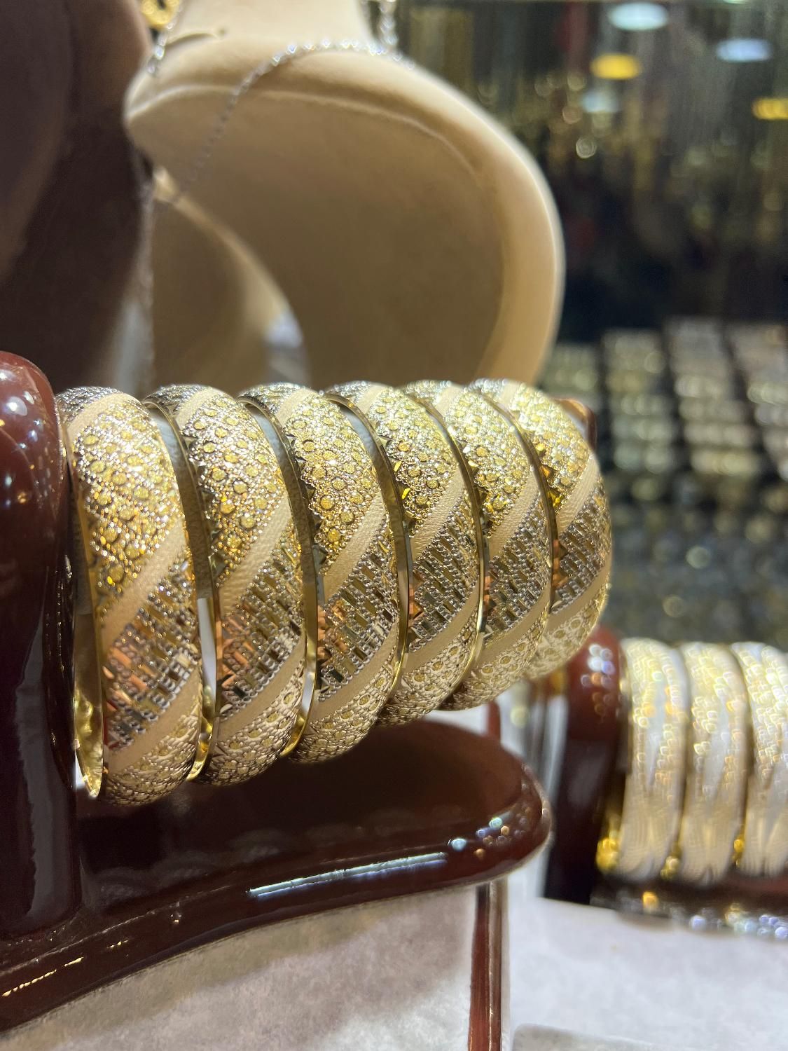 نیم پهن مدل دریا سبک و نمادار|جواهرات|کاشان, بازار کاشان|دیوار