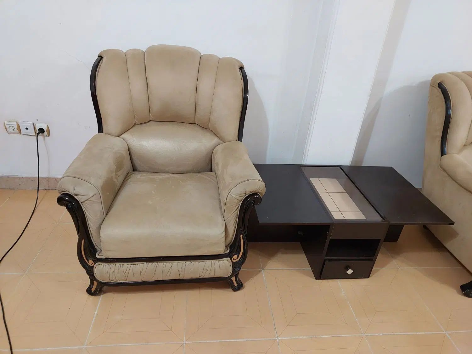مبل ۸ نفره، درجه یک، تر و تمیز|مبلمان خانگی و میز عسلی|رشت, کوی مهر|دیوار