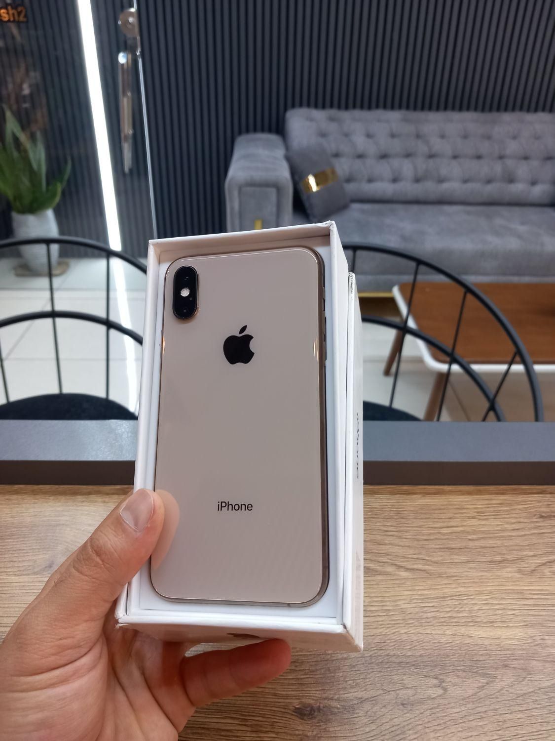 آیفون XS 256gig و اپل واچ سری 6|موبایل|شاهین‌شهر, خانه کارگر|دیوار