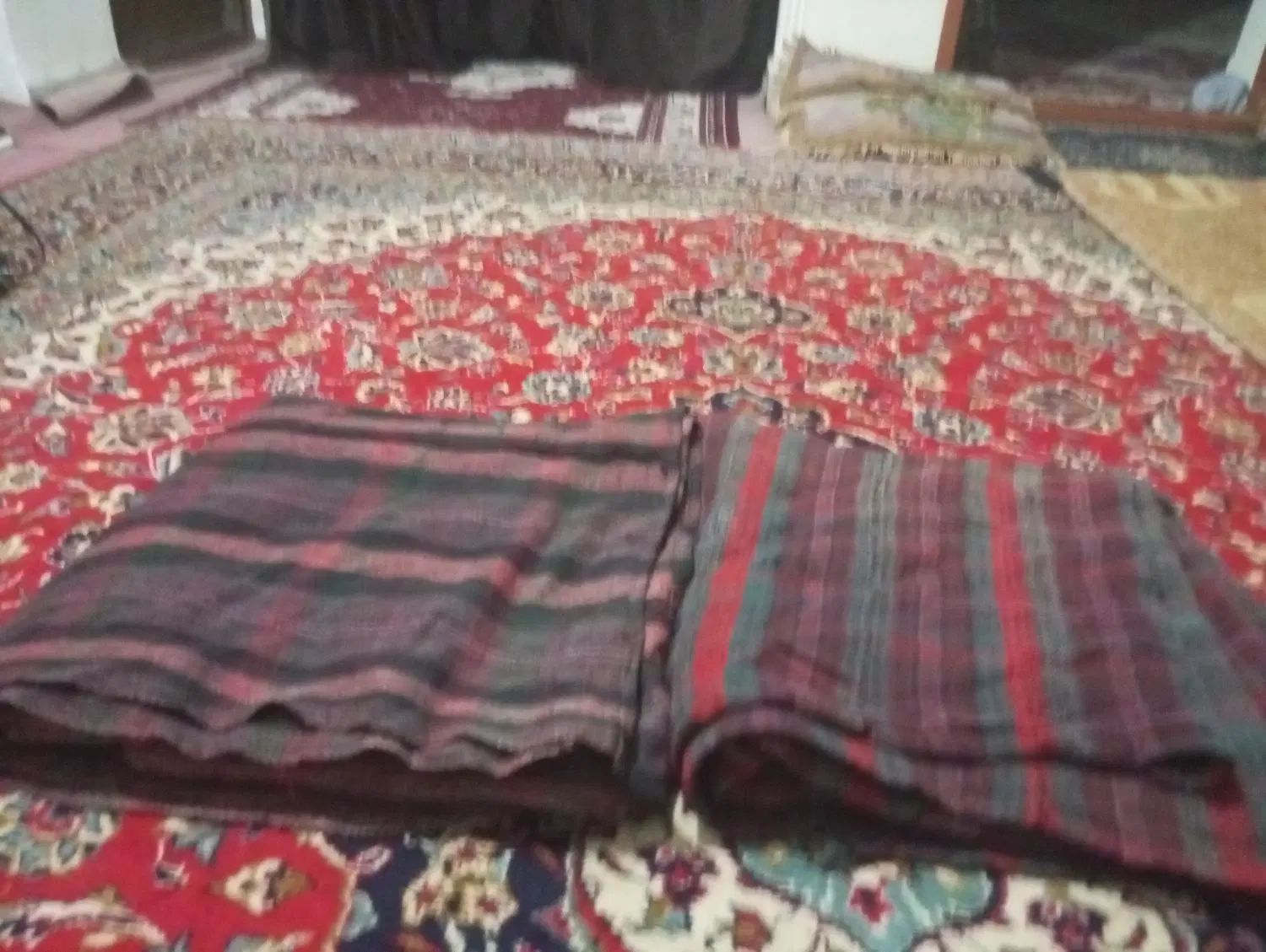 دوعدد چادر شب یارختخواب بنددست باف فروخته میشود|رختخواب، بالش، پتو|جیرفت, |دیوار