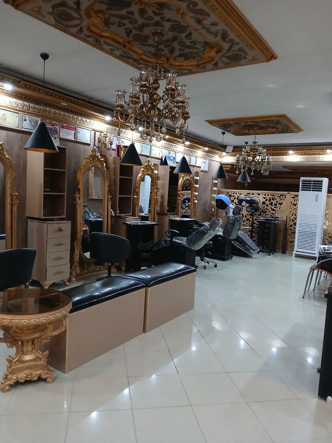 اجاره اتاق میز ناخن مژه تاتو میکاپ شینیون|خدمات آرایشگری و زیبایی|اراک, |دیوار
