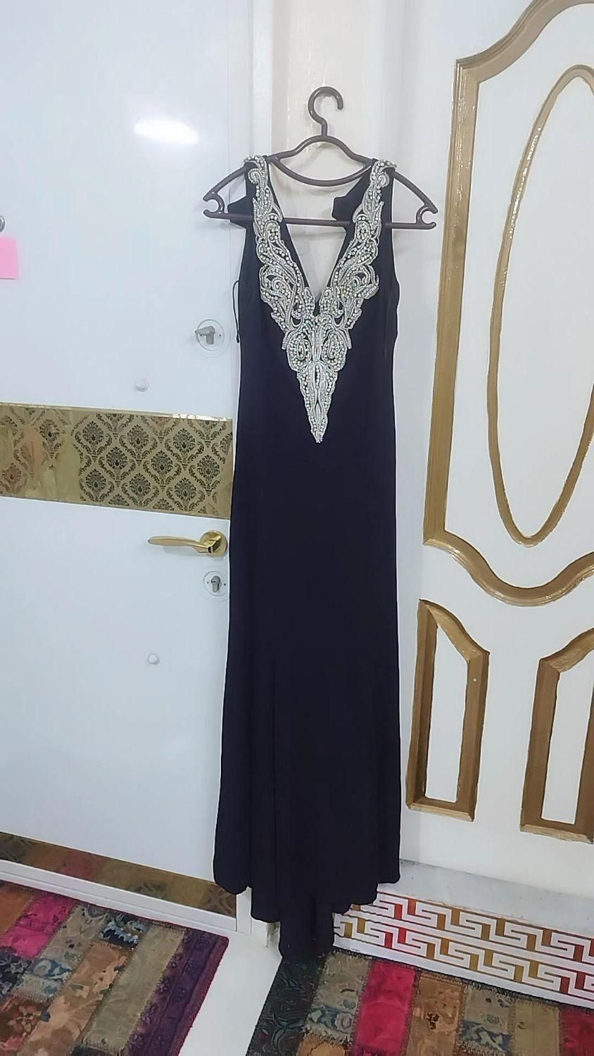 لباس مجلسی|لباس|رباط‌کریم, الارد|دیوار