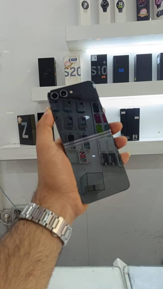 سامسونگ Galaxy Z Flip5 با حافظهٔ ۲۵۶ گیگابایت|موبایل|تهران, استاد معین|دیوار