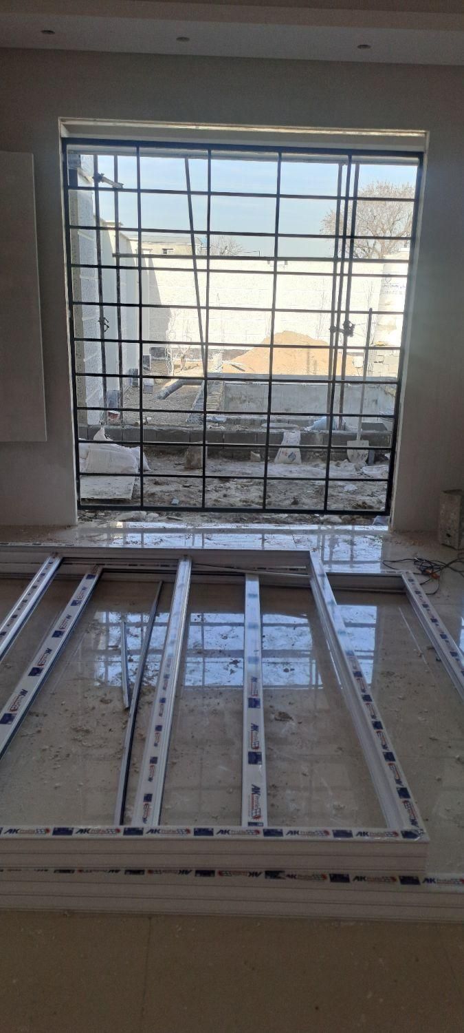 تولید درب و پنجره پی وی سی وشیشه سکوریت ومستر|خدمات پیشه و مهارت|هشتگرد, شهرک سهیلیه|دیوار