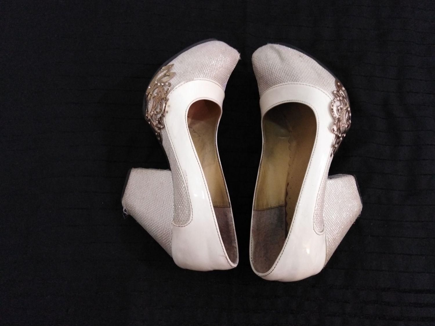 کفش مجلسی و چکمه و بوت|کیف، کفش، کمربند|بروجن, |دیوار