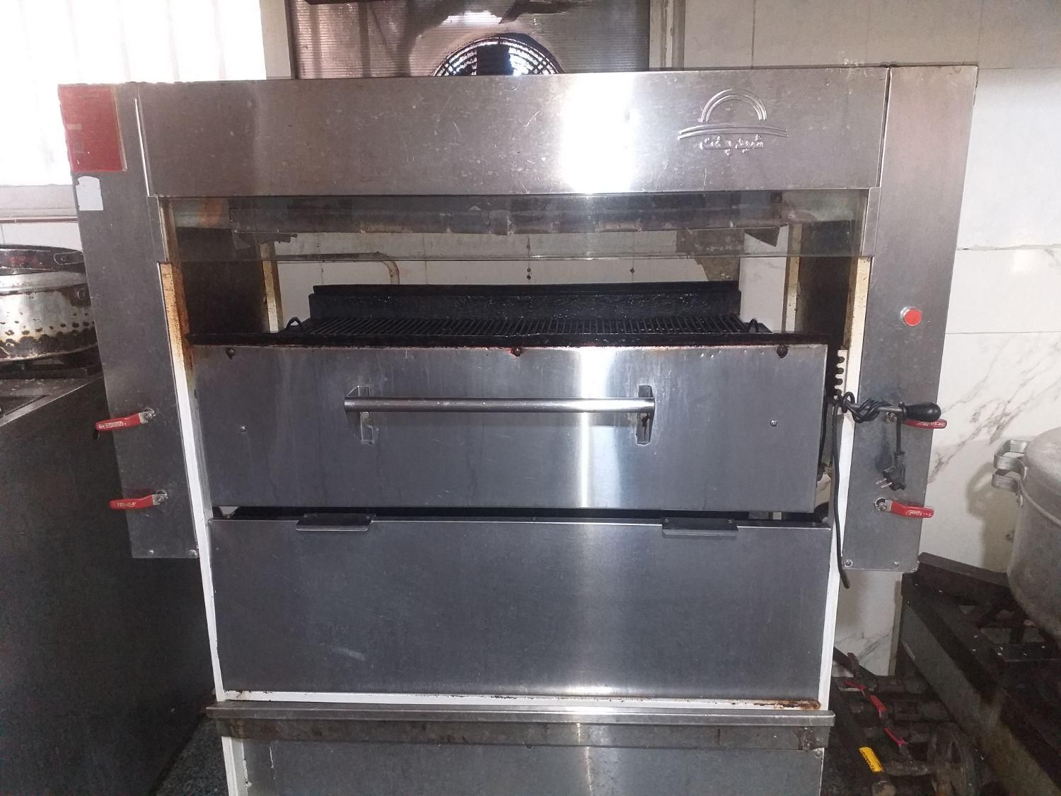 تعمیر انواع اجاق گاز و فر در منزل|خدمات پیشه و مهارت|سیرجان, |دیوار