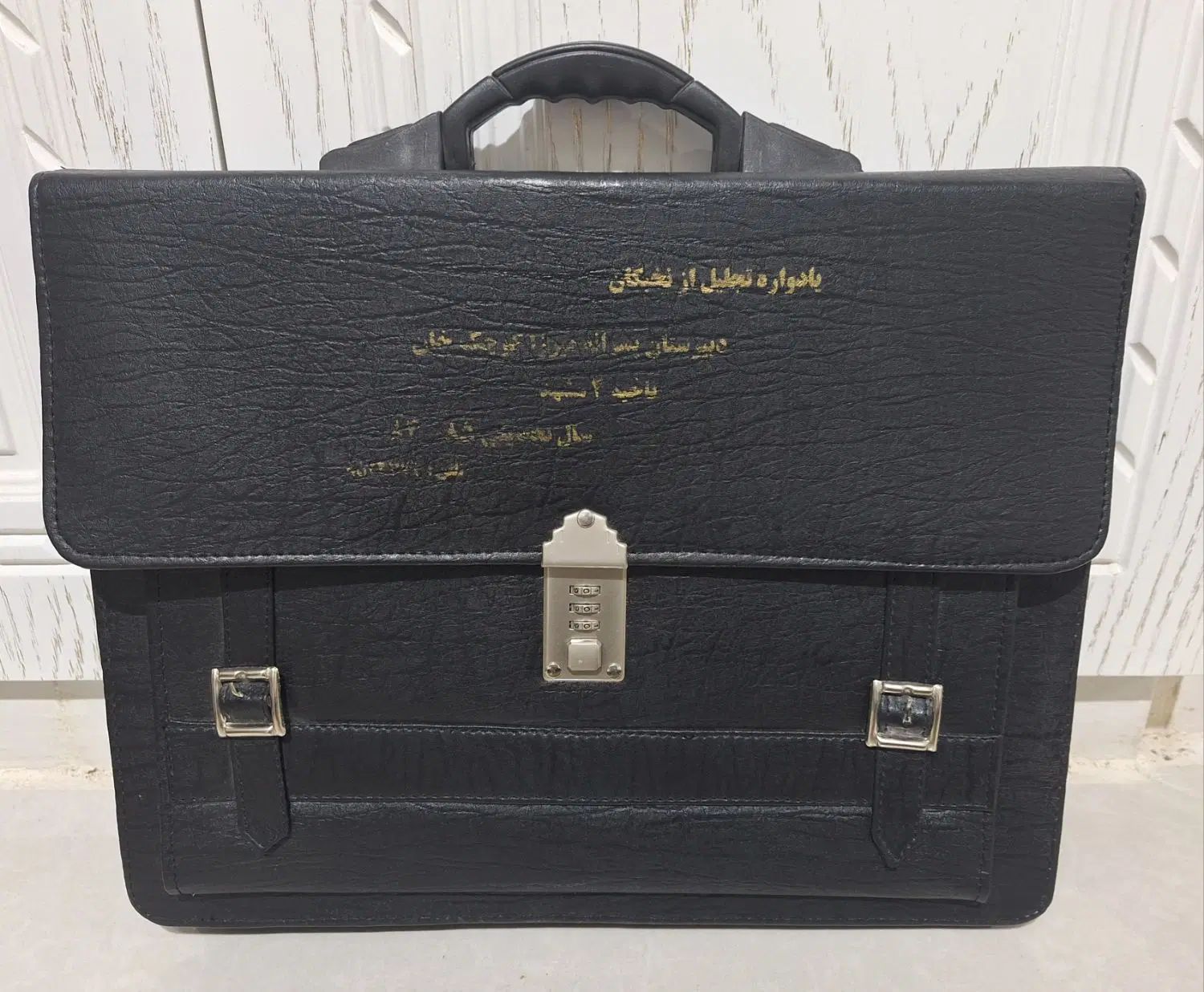 دو عدد کیف مدل چرمی مدرسه و دانشگاه با قیمت پایین|کیف، کفش، کمربند|مشهد, کوشش|دیوار