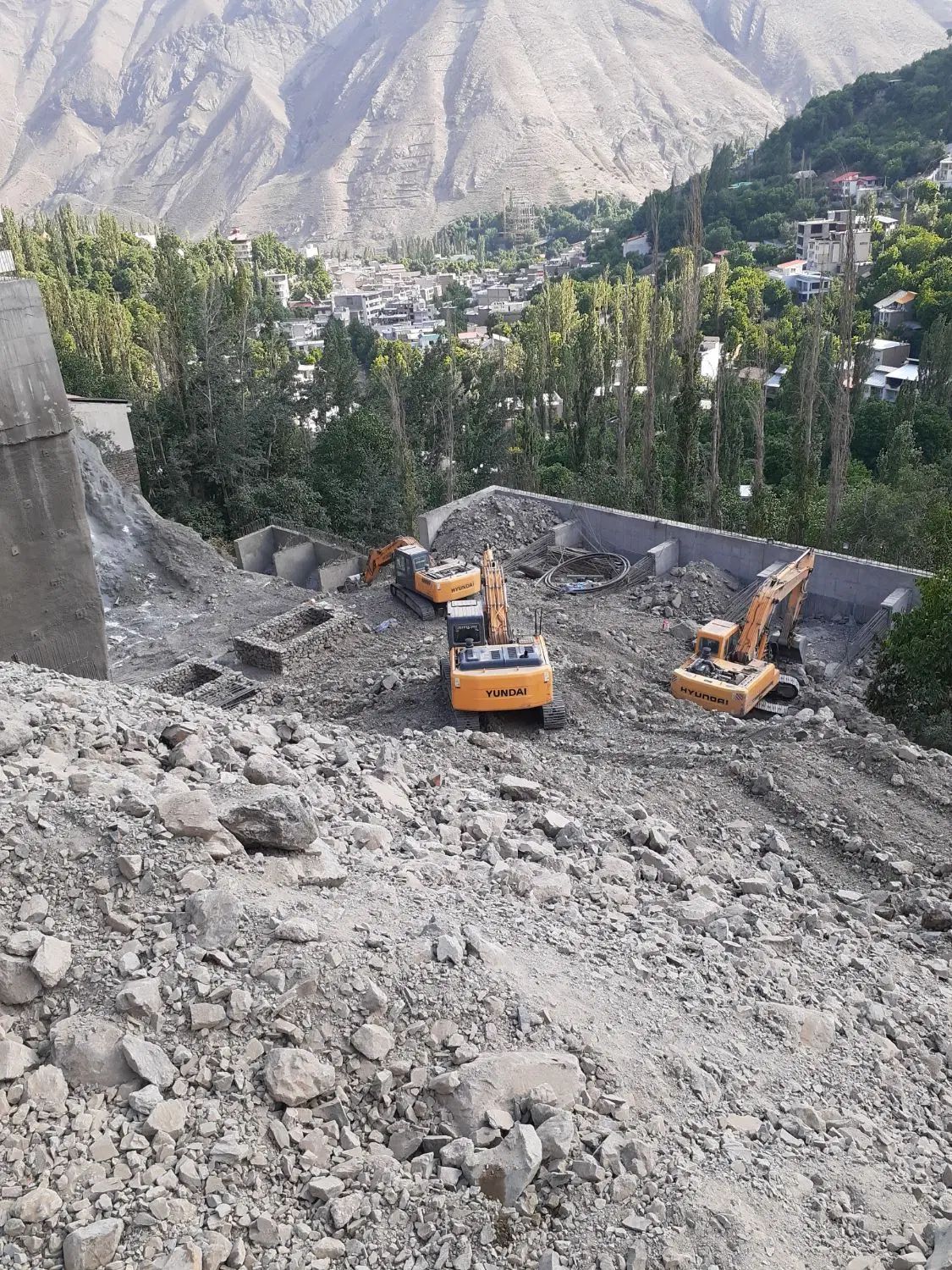 اجاره بیل مکانیکی زنجیری هیوندا ۲۱۰همراه پیکور|خدمات حمل و نقل|ری, شهادت|دیوار
