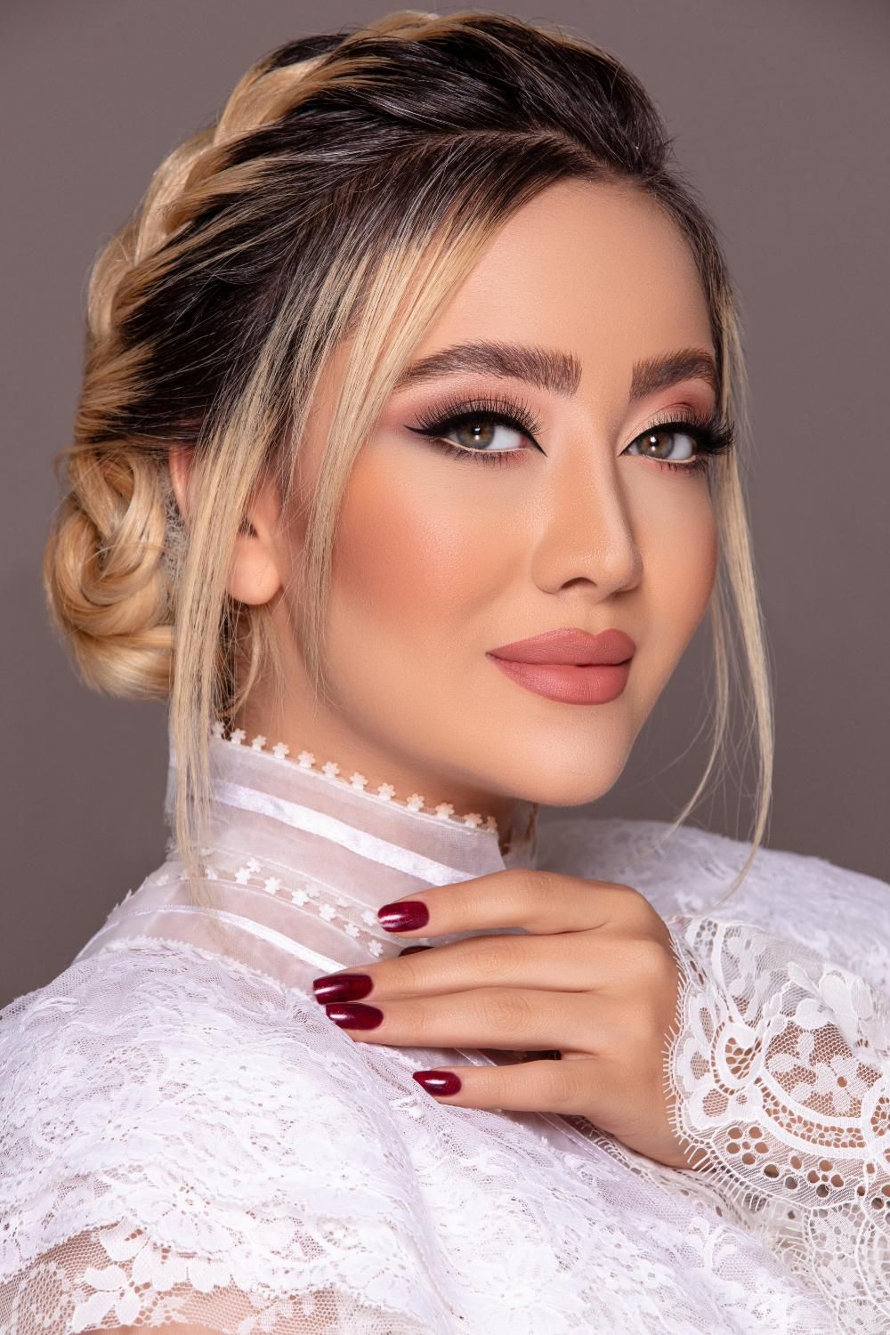 میکاپ و شینیون|خدمات آرایشگری و زیبایی|شیراز, سیلو|دیوار